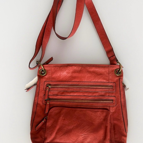 Bueno Dark Red Leather Look Rectangular Handbag - Picture 7 of 7